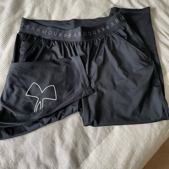 Ladies UNDERARMOUR 3/4 length sport pants - Picture 1 of 8